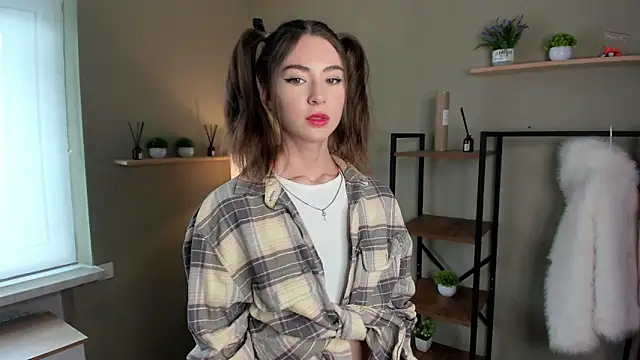 Peaches Peaches online show from April 2026 09:45:02 AM