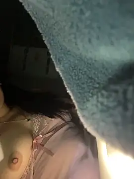 daisy-yeu online show from April 2026 09:39:33 PM