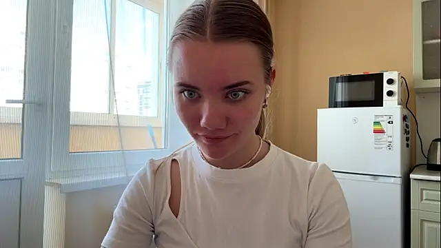 Snapshot of doana_bebriti chatting on May 2026 12:11:01 PM doana bebriti online show from May 2026 12:11:01 PM