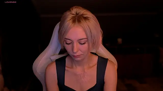 blonde ice ann online show from April 2026 09:01:02 PM