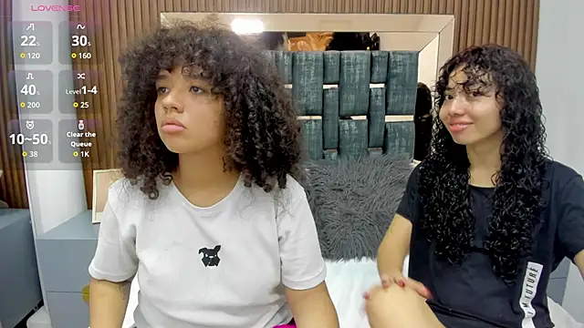 Snapshot of Chloe_and_Violeta chatting on May 2026 11:59:02 AM Chloe and Violeta online show from May 2026 11:59:02 AM