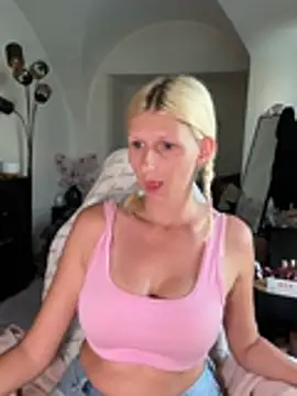 Snapshot of barbiplaymate chatting on June 2026 08:46:02 AM barbiplaymate online show from June 2026 08:46:02 AM
