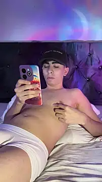 michaell twinkk online show from April 2026 09:13:01 PM