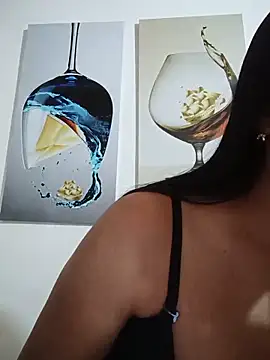 Snapshot of Silvana2927 chatting on May 2026 05:05:01 AM Silvana2927 online show from May 2026 05:05:01 AM