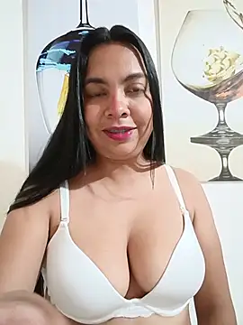 Snapshot of Silvana2927 chatting on June 2026 06:49:01 AM Silvana2927 online show from June 2026 06:49:01 AM
