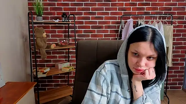 BrendaaWarren online show from April 2026 09:19:01 AM