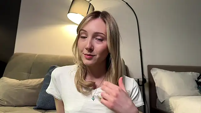 Snapshot of Kattie_Petite chatting on April 2026 01:34:02 PM Kattie Petite online show from April 2026 01:34:02 PM