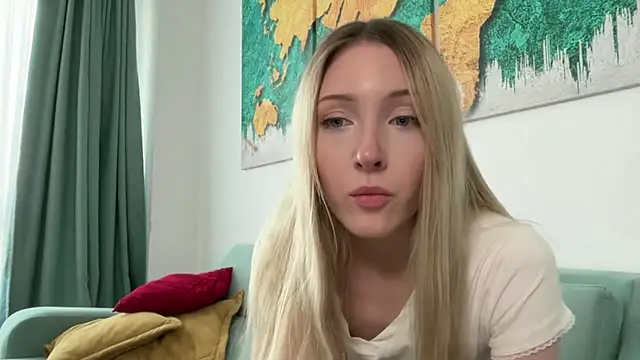 Snapshot of Kattie_Petite chatting on May 2026 04:01:02 PM Kattie Petite online show from May 2026 04:01:02 PM