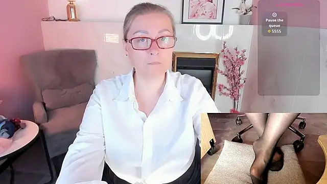 Alexandra Kind online show from July 2026 08:46:01 PM