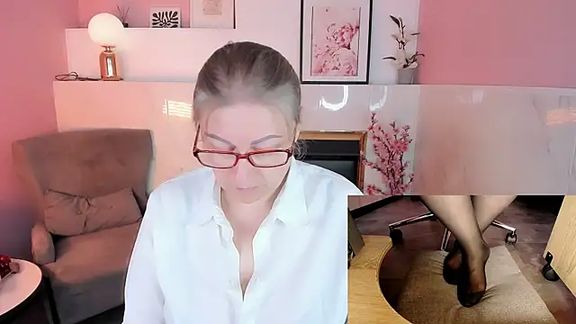 Alexandra Kind online show from July 2026 08:56:02 PM
