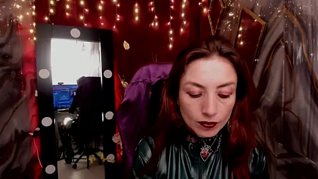 Snapshot of Queenscarlettsecret chatting on May 2026 06:37:01 PM Queenscarlettsecret online show from May 2026 06:37:01 PM