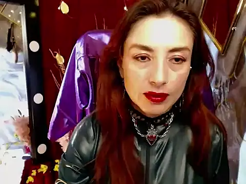 Snapshot of Queenscarlettsecret chatting on June 2026 05:40:02 PM Queenscarlettsecret online show from June 2026 05:40:02 PM