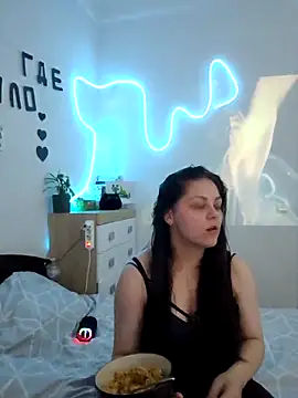 Snapshot of _Mikky_lil_ chatting on April 2026 05:48:01 PM Mikky lil online show from April 2026 05:48:01 PM