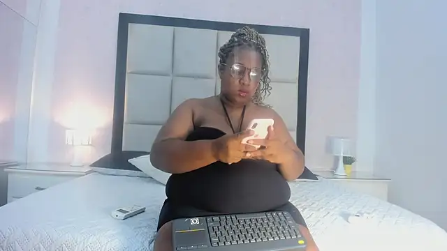 TreisyVixen online show from July 2026 03:20:02 AM