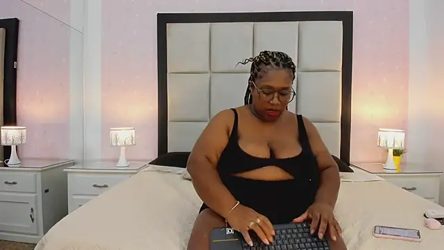 TreisyVixen online show from July 2026 02:49:02 AM