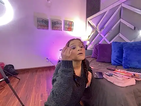 leahluna online show from June 2026 08:53:02 PM