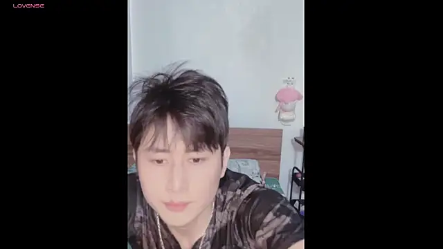Snapshot of Zz_YuunaSSquart_zZ chatting on July 2026 03:54:02 AM Zz YuunaSSquart zZ online show from July 2026 03:54:02 AM