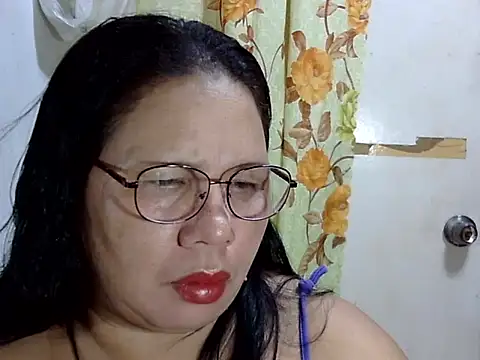 HottyCurlyPeanut online show from April 2026 02:31:01 PM