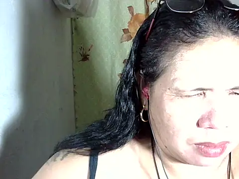 Snapshot of HottyCurlyPeanut chatting on April 2026 01:57:02 PM HottyCurlyPeanut online show from April 2026 01:57:02 PM