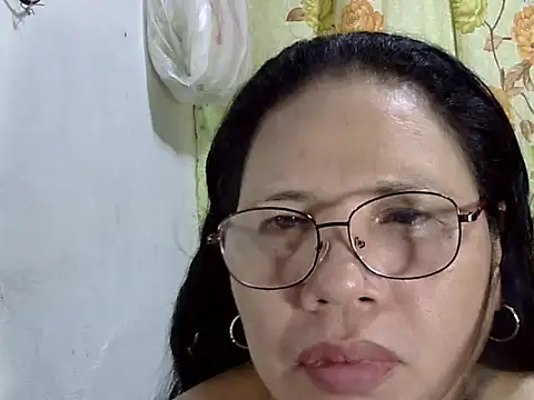 Snapshot of HottyCurlyPeanut chatting on April 2026 02:58:02 PM HottyCurlyPeanut online show from April 2026 02:58:02 PM