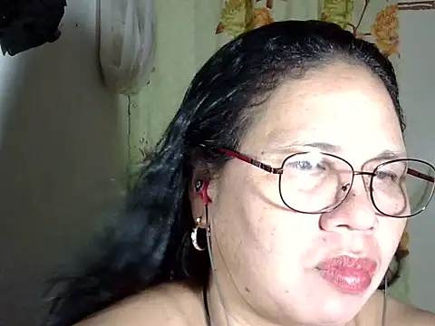 Snapshot of HottyCurlyPeanut chatting on May 2026 04:25:02 PM HottyCurlyPeanut online show from May 2026 04:25:02 PM