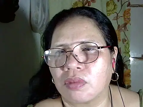 Snapshot of HottyCurlyPeanut chatting on May 2026 05:12:01 AM HottyCurlyPeanut online show from May 2026 05:12:01 AM