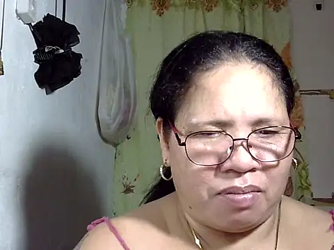 Snapshot of HottyCurlyPeanut chatting on May 2026 07:56:02 AM HottyCurlyPeanut online show from May 2026 07:56:02 AM