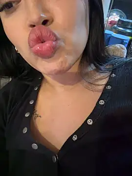 Snapshot of Sara_fun chatting on January 2025 05:29:02 AM Sara fun online show from January 2025 05:29:02 AM