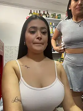 Snapshot of Sara_fun chatting on November 2025 04:40:02 PM Sara fun online show from November 2025 04:40:02 PM