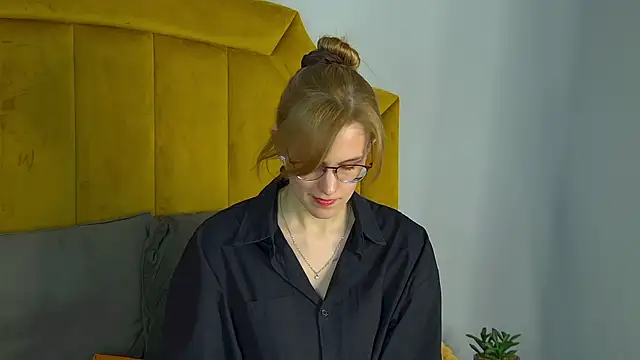 GraceHudsons online show from April 2026 06:10:01 PM