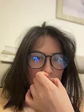 Snapshot of Faye-baby chatting on April 2026 04:15:02 PM Faye-baby online show from April 2026 04:15:02 PM