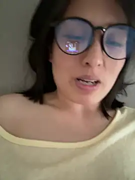 Snapshot of Faye-baby chatting on April 2026 02:27:02 AM Faye-baby online show from April 2026 02:27:02 AM
