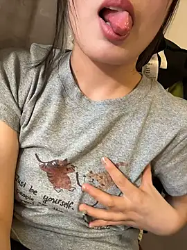 Snapshot of Faye-baby chatting on May 2026 10:11:02 AM Faye-baby online show from May 2026 10:11:02 AM