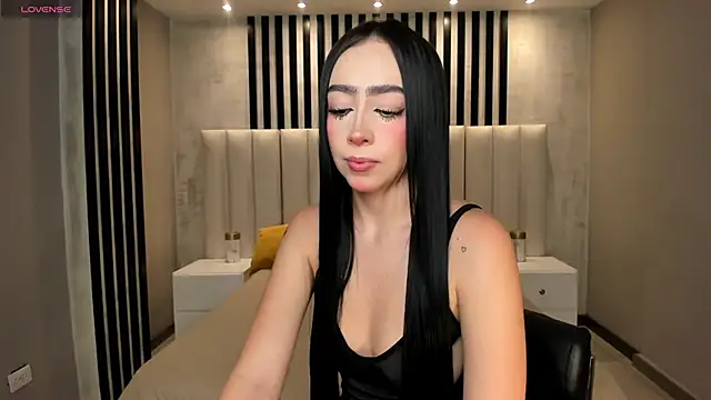PaulineSanz online show from June 2026 07:05:01 PM
