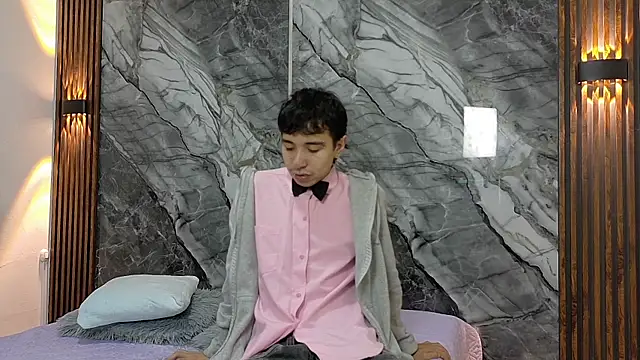 Snapshot of NoahWalker__ chatting on July 2026 10:57:02 AM NoahWalker online show from July 2026 10:57:02 AM
