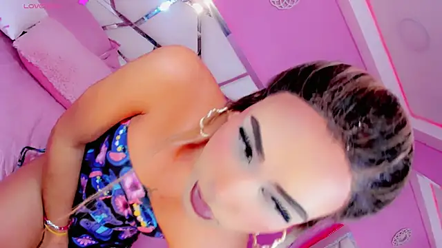 Snapshot of ValeriQueen chatting on April 2026 12:58:02 PM ValeriQueen online show from April 2026 12:58:02 PM
