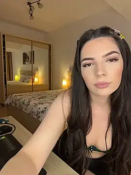 Snapshot of CandyElla_ chatting on June 2026 06:22:02 PM CandyElla online show from June 2026 06:22:02 PM