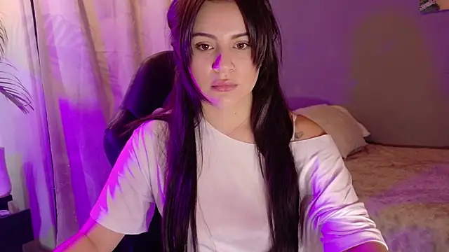ShantallPariss online show from June 2026 09:07:02 PM