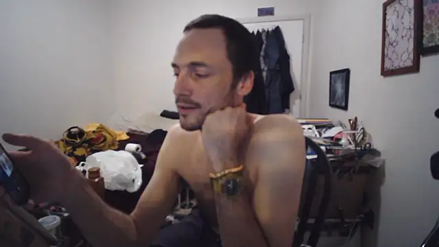 Snapshot of JohnnyMoves chatting on July 2026 05:16:02 AM JohnnyMoves online show from July 2026 05:16:02 AM