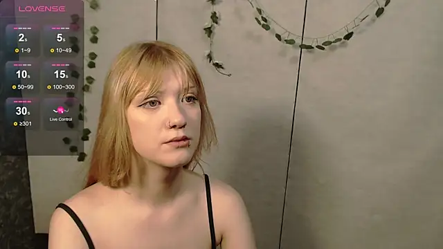 Lina Wi online show from April 2026 08:15:01 PM