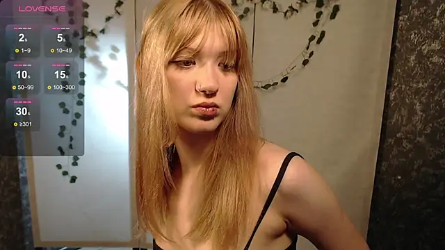 Lina Wi online show from April 2026 08:57:02 PM
