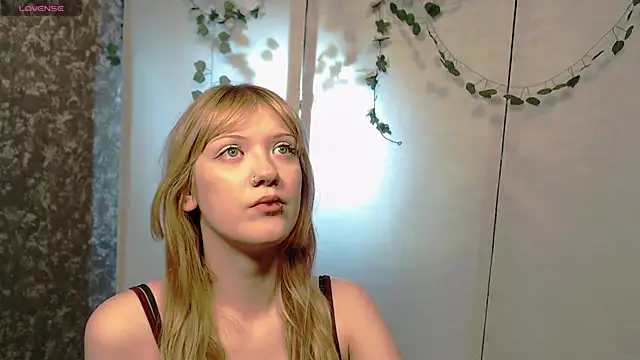 Lina Wi online show from May 2026 08:13:02 PM
