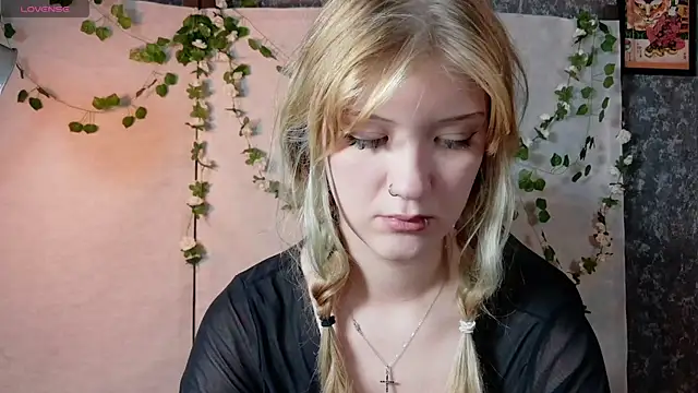 Lina Wi online show from July 2026 08:04:01 PM