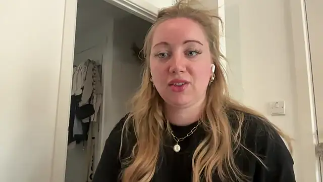arielsweetieee online show from June 2026 02:16:01 PM