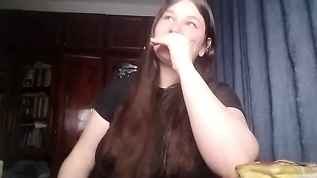 Snapshot of BeatriceMolands chatting on April 2026 06:31:01 PM BeatriceMolands online show from April 2026 06:31:01 PM