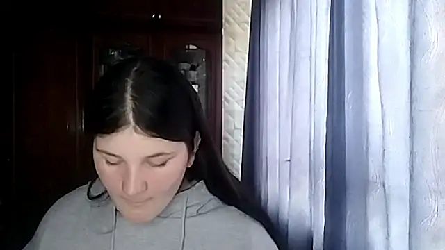 Snapshot of BeatriceMolands chatting on May 2026 03:19:01 PM BeatriceMolands online show from May 2026 03:19:01 PM