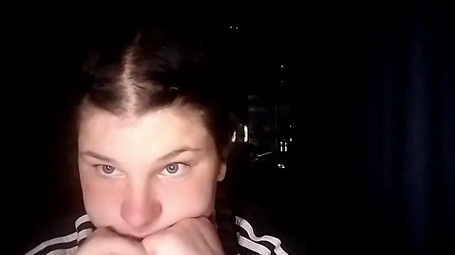 Snapshot of BeatriceMolands chatting on May 2026 06:59:01 PM BeatriceMolands online show from May 2026 06:59:01 PM