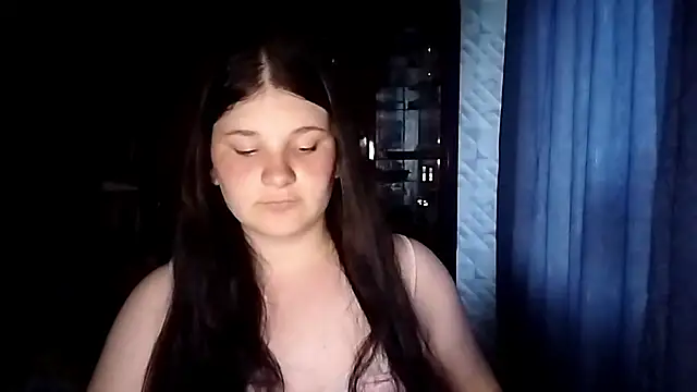 Snapshot of BeatriceMolands chatting on June 2026 05:18:01 PM BeatriceMolands online show from June 2026 05:18:01 PM