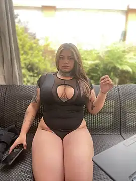 Snapshot of ScarlettRose_Pink chatting on April 2026 05:50:01 PM ScarlettRose Pink online show from April 2026 05:50:01 PM
