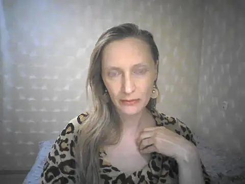 LunaBelle8 online show from April 2026 05:48:02 PM